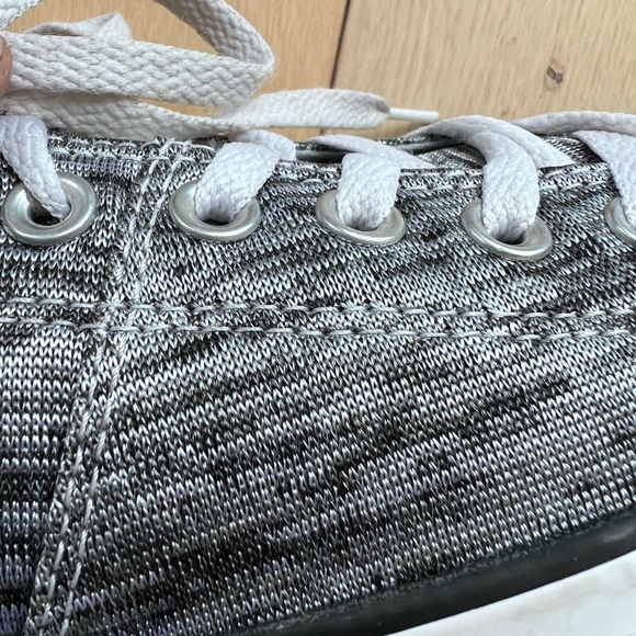 Women’s Converse All Start low top Chuck Taylor. Silver melange color. Size 11 - Picture 6 of 9